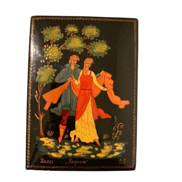 Palekh Lacquered Jewelry Box Vintage Wooden Jewelry Box Fairytale Couple Signed - Picture 1 of 10